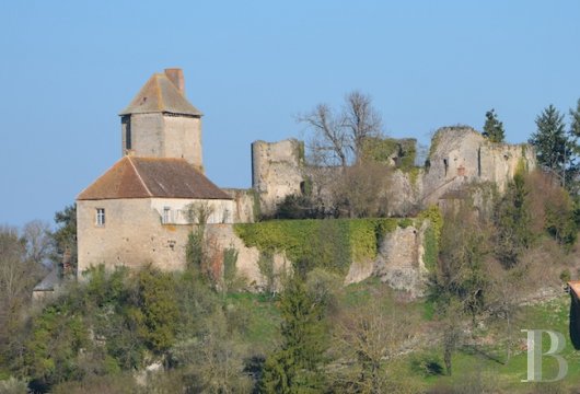 Historic buildings for sale - center-val-de-loire - A 12th and 13th century fortress and an 18th century dwelling in the Bourbonnais region