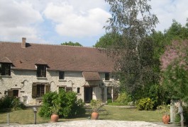 Mills for sale - ile-de-france - A 13th century mill and its outbuildings 
in Juine Valley in the south of Essonne