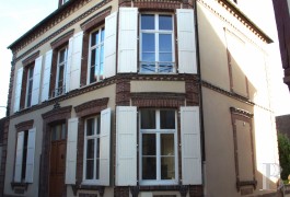 properties in town for sale - upper-normandy - A superb, 18th century, town-centre residence with a 120 m&sup2; garden
in Upper Normandy