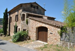 Character houses for sale - provence-cote-dazur - 18th century village house 
with a view near to Draguignan
