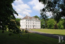 les ch�teaux &agrave; vendre - picardie - A moins de 2 h de Paris et 1 h des plages, ch&acirc;teau 19e S. agr&eacute;&eacute; PN, d&eacute;pendances et parc
