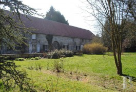 Character houses for sale - picardy - Proche Compi&egrave;gne, orangerie du 17&egrave;me S., d&eacute;pendances et jardins 