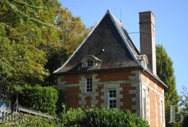 les monuments historiques &agrave; vendre - picardie - A 50 km de Paris, dans le Valois,- pavillon Louis XIII 17&egrave;me S. inscrit M.H.