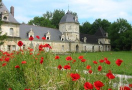 les corps de ferme &agrave; vendre - picardie - Entre Lille et Paris, - proche Belgique, ferme abbatiale 12&egrave;me et 18&egrave;me s. class&eacute;e MH
