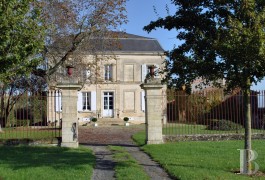 Character houses for sale - poitou-charentes - An 18th century country mansion
in the countryside around Poitiers