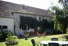 les maisons de caract�re &agrave; vendre - ile-de-france - En Seine-et-Marne, 
ancienne long&egrave;re briarde enti&egrave;rement r&eacute;nov&eacute;e sur 4 ha 