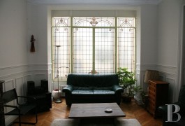ile-de-france - A 122 m&sup2; (1,313 sq ft) flat dating from after the Haussmannian era near Montparnasse and Rue-de-Rennes