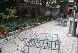 ile-de-france - A 140 m&sup2;, garden floor flat in pristine condition with 100 m&sup2; garden in Puteaux