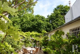 ile-de-france - A 345 m&sup2; house, 4 bedrooms, a 75 m&sup2; terrace and a garage in Paris� Alexandre Dumas district