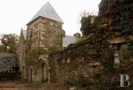 Ruins for sale - brittany - A 16th century, listed manor house to be renovated
near to Morlaix in north Finist&egrave;re