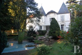 Residences for sale - ile-de-france - A 19th century country mansion
on the banks of the Seine near to Fontainebleau