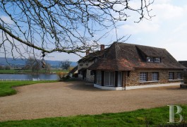 Character houses for sale - upper-normandy - A former, redesigned sheepfold
on the banks of the Seine, 90 km from Paris