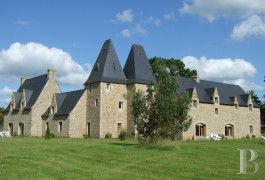 les demeures &agrave; vendre - bretagne - Au nord de Rennes,
propri&eacute;t&eacute; sur trois hectares
