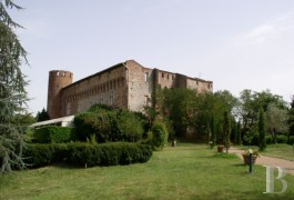 Historic buildings for sale - midi-pyrenees - In Toulouse,-medieval, listed castle 