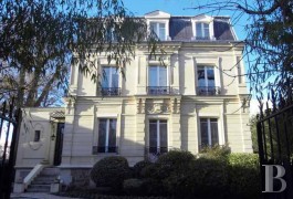les h�tels particuliers &agrave; vendre - ile-de-france - Proche bois de Vincennes r&eacute;sidentiel,- h&ocirc;tel particulier Second Empire et sa d&eacute;pendance