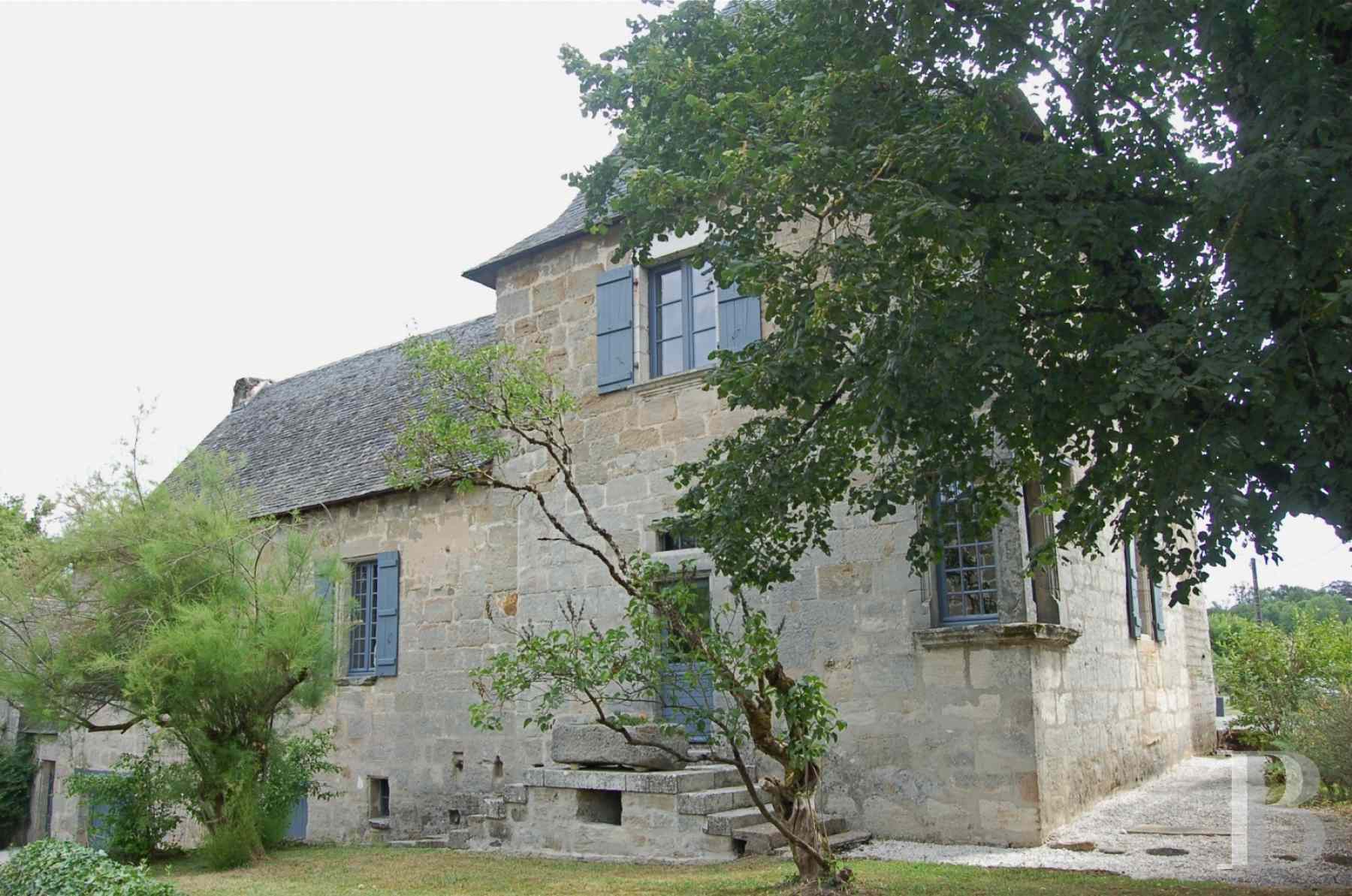 A 16th century, listed residence on the outskirts of a village in the Brive area french