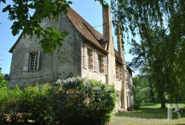les chasses &agrave; vendre - centre-val-de-loire - En Sologne, demeure seigneuriale du 13&egrave;me S.-remani&eacute;e au 15&egrave;me S. 
