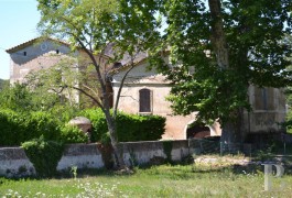 Character houses for sale - languedoc-roussillon - At the foot of the southern Cevennes Mountains, a traditional Mas house and its vines 
