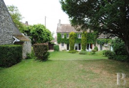 Farms for sale - ile-de-france - In the French department of Yvelines, near to Montfort-l�Amaury, a former 18th century farm 