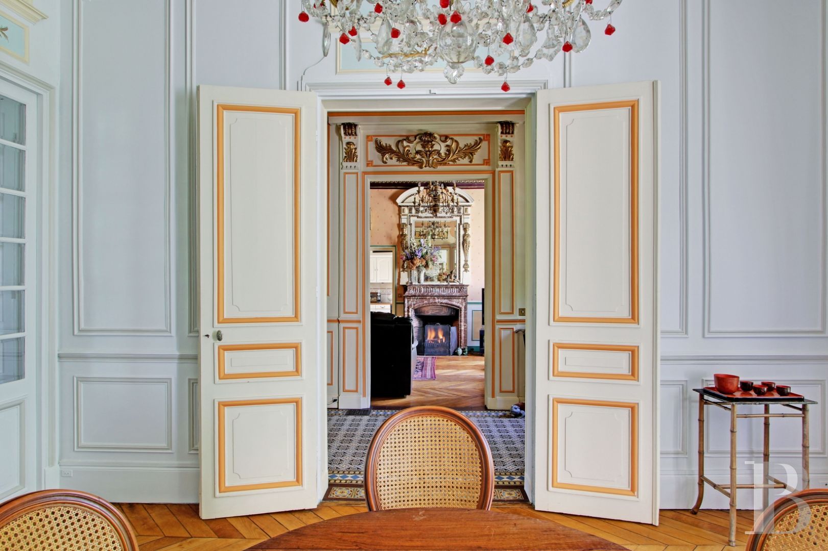 residences for sale in the prestigious MaisonsLaffitte park in France