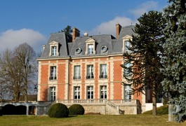 Castles / chateaux for sale - ile-de-france - In the Seine-et-Marne,-Louis XIII style castle and its outbuildings 