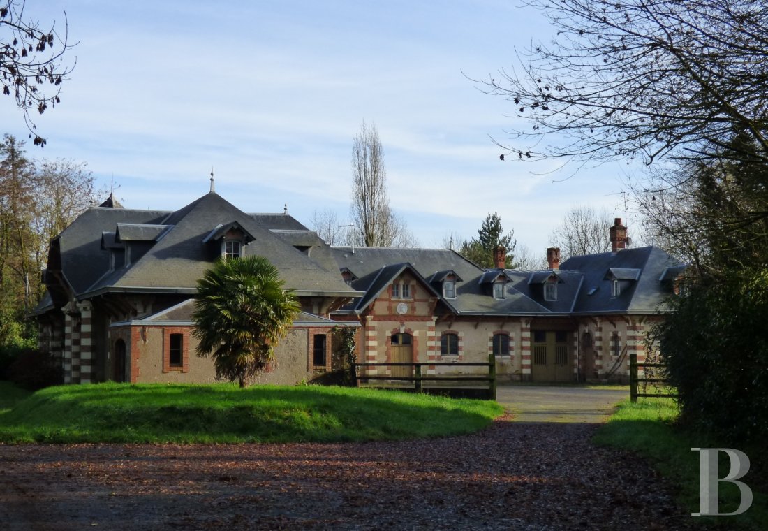 Entre Angers et Cholet, un château de famille entouré de ses terres - photo  n°4