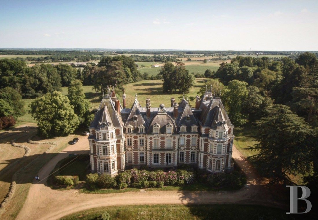 Entre Angers et Cholet, un château de famille entouré de ses terres - photo  n°27