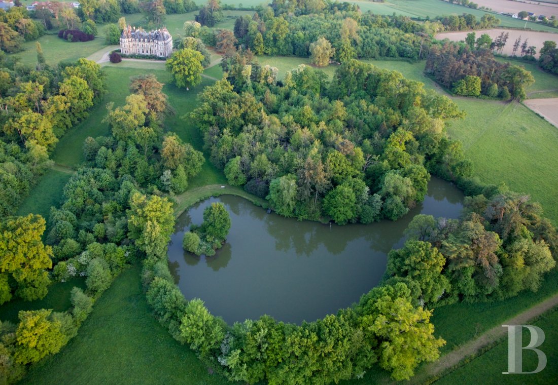 Entre Angers et Cholet, un château de famille entouré de ses terres - photo  n°5