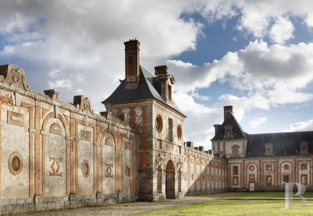 Près de Fontainebleau, les dépendances d’un château du 17e siècle aménagées en lieux de villégiature - photo  n°24