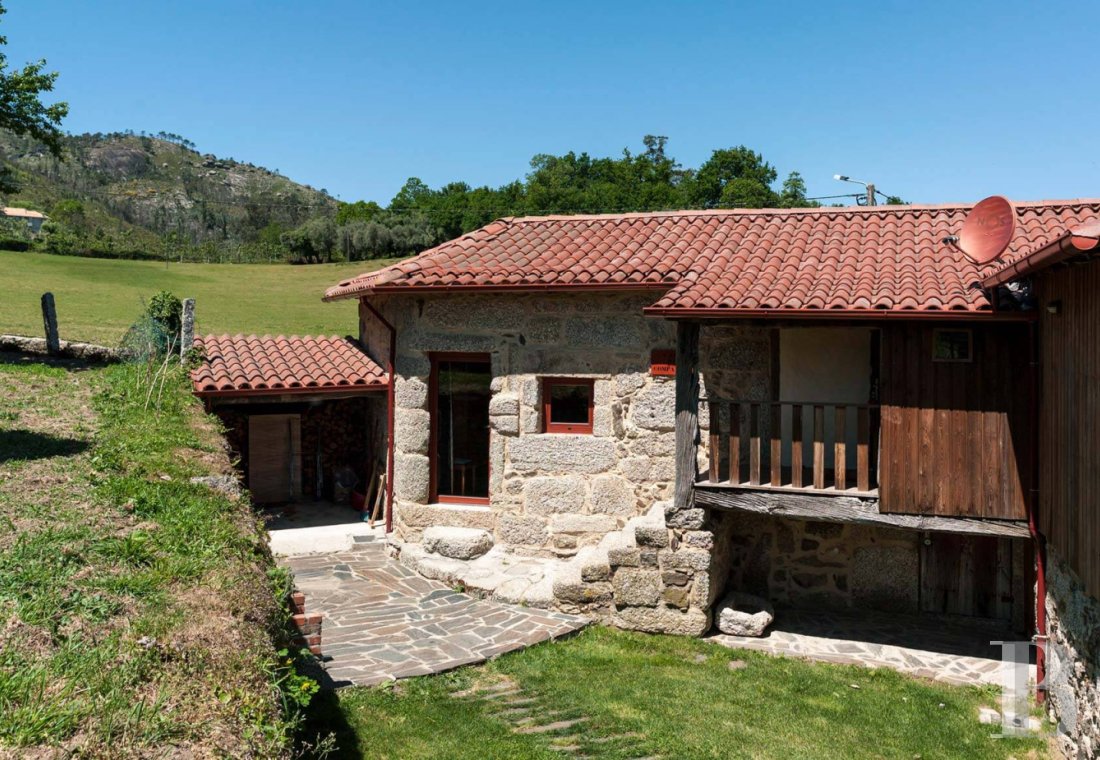 Au nord du Portugal, à Cabeceiras de Basto, un ancien domaine rural converti en six maisons d’hôtes - photo  n°3