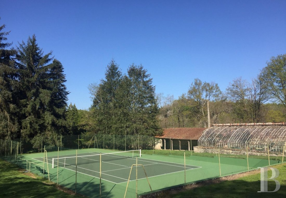 Au nord de la Dordogne, entre Périgueux et Limoges, un élégant château du 17e et son parc à perte de vue - photo  n°6