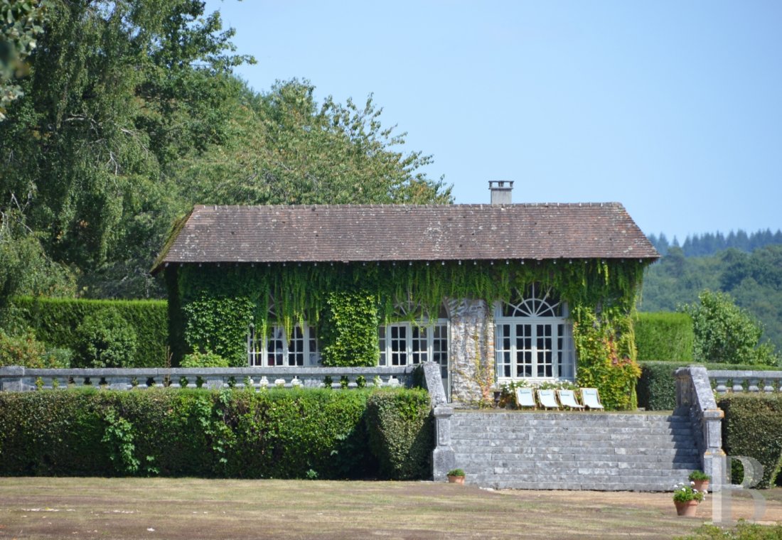 Au nord de la Dordogne, entre Périgueux et Limoges, un élégant château du 17e et son parc à perte de vue - photo  n°3