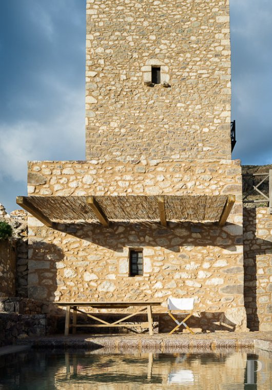 Au sud du Péloponnèse, dans la péninsule du Magne, une ancienne maison-tour transformée en hôtel intimiste face à l’immensité - photo  n°8