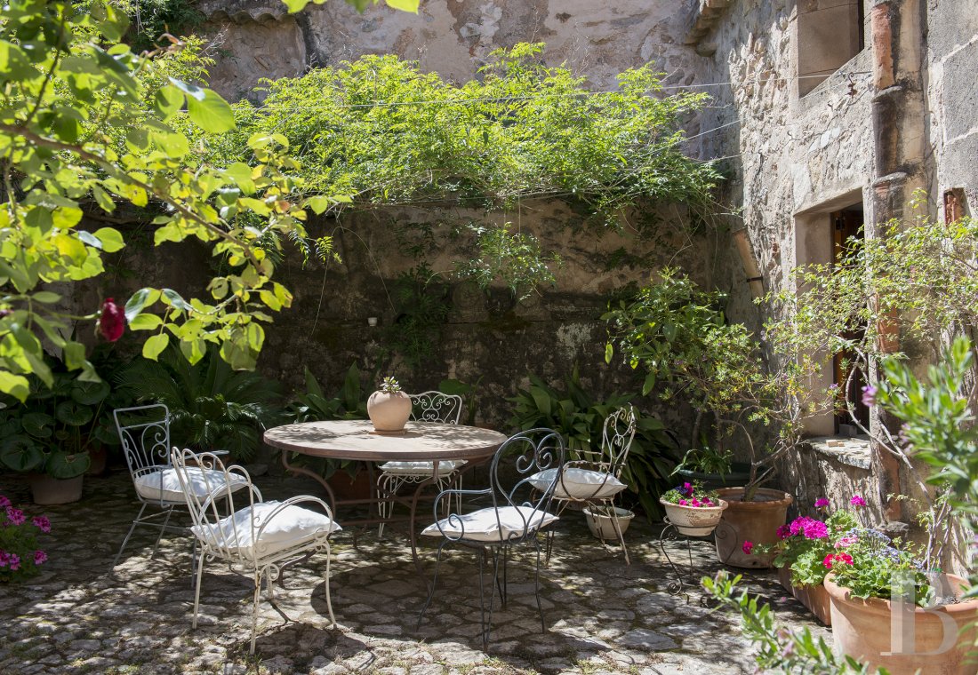 À Déia, sur l’île de Majorque, une maison traditionnelle en bordure de village  - photo  n°5