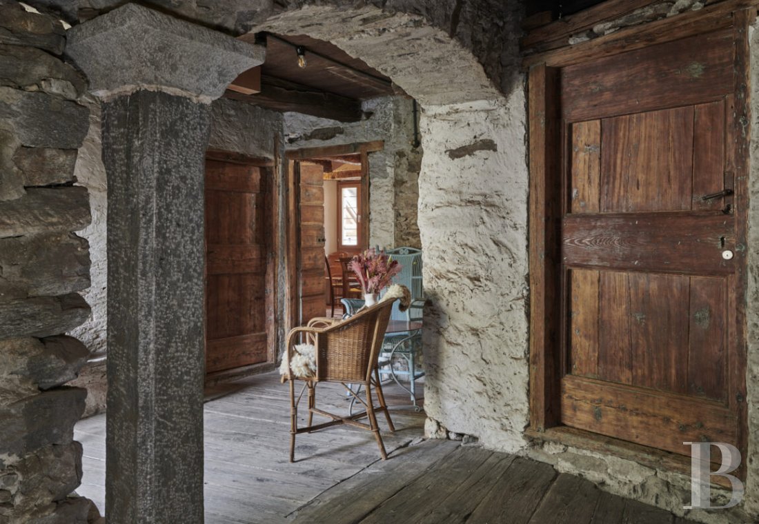 Dans le sud de la Suisse, non loin du lac Majeur, une maison du 18e siècle dans le cœur historique du village de Moghegno - photo  n°11