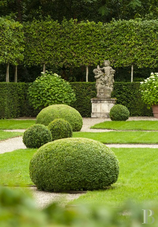 Sur les bords de Loire à l’est de Tours, les dépendances d’un manoir du 18e siècle et son jardin labellisé « remarquable » - photo  n°34