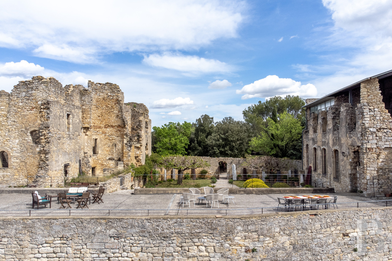 Patrice Besse Location saisonnière LanguedocRoussillon Dans le