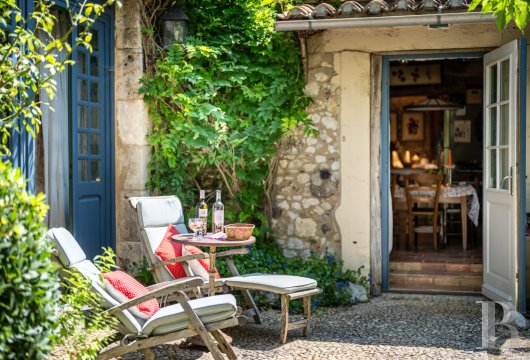 En Dordogne, au sud de Bergerac, une accueillante maison de village du 16e siècle - photo  n°2
