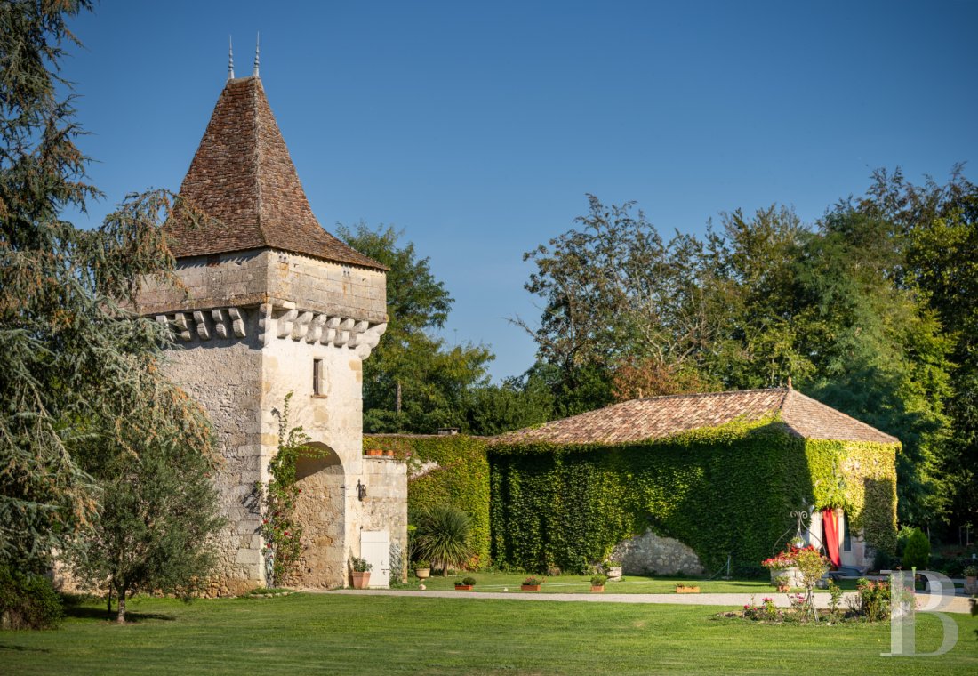 Au nord-est de la Gironde, en limite de la Dordogne, un château de famille du 11e siècle - photo  n°40