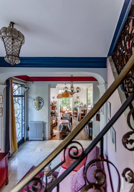 maisons de caractère à vendre - ile-de-france - À l'est de Paris, dans la ville de Neuilly-Plaisance,  une ancienne orangerie aménagée en maison, ses dépendances et son jardin aux airs d'Italie