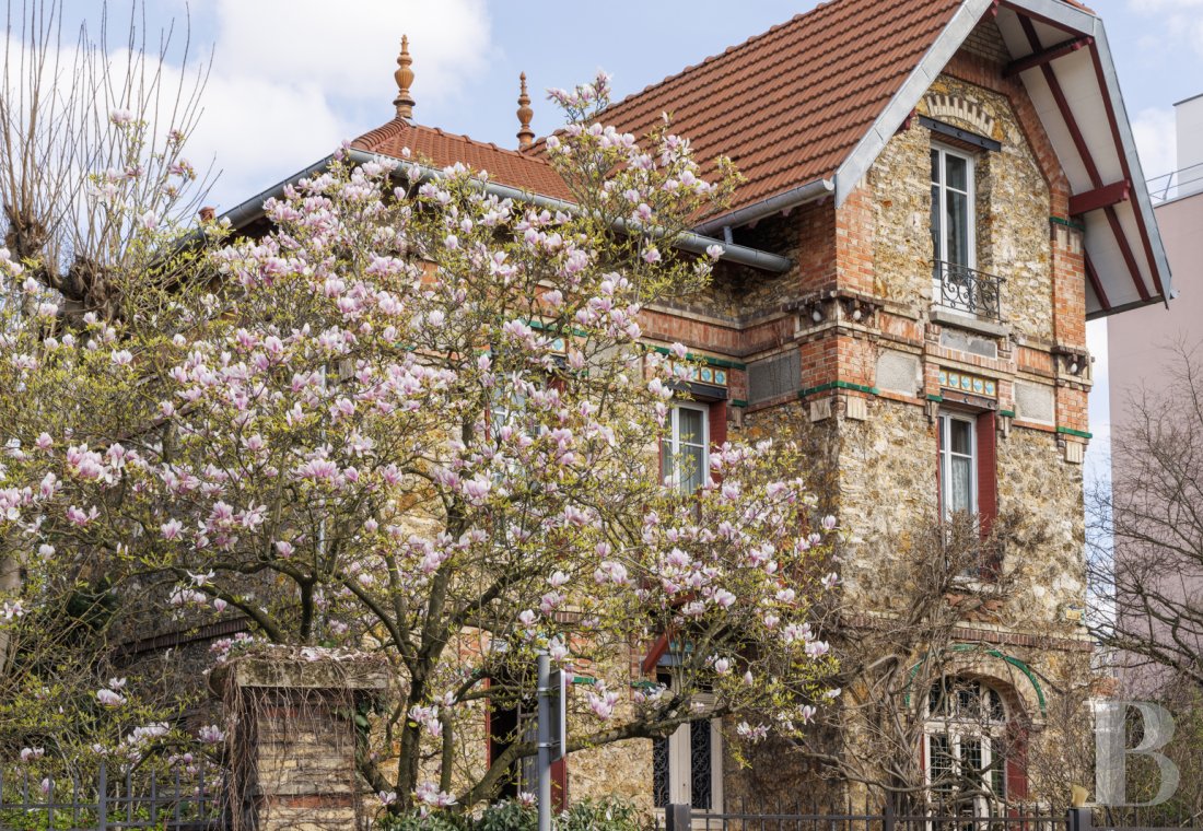 maisons de caractère à vendre - paris - À proximité immédiate du centre de Châtillon, une maison Belle Époque en pierre meulière, à rénover, avec sa dépendance et son jardin arboré