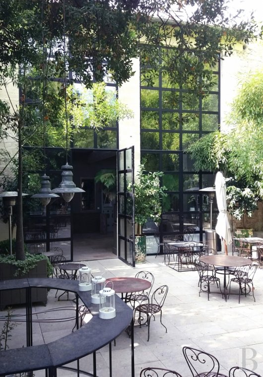 Dans la Cité des papes,  un ancien hôtel particulier transformé en maison d’hôtes au milieu du plus grand jardin privé de la ville - photo  n°10