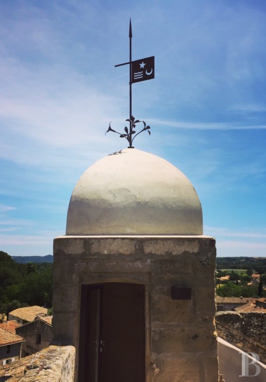 En plein cœur du Gard, non loin d’Uzès, une tour millénaire et contemporaine - photo  n°2