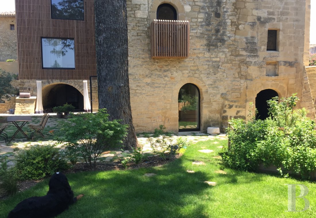 En plein cœur du Gard, non loin d’Uzès, une tour millénaire et contemporaine - photo  n°6