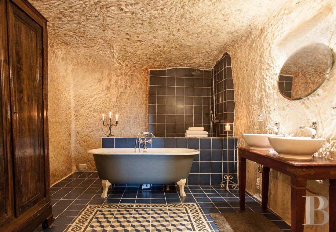 Dans le Val de Loire, face à Amboise,  une maison troglodytique tout en confort et lumière - photo  n°26