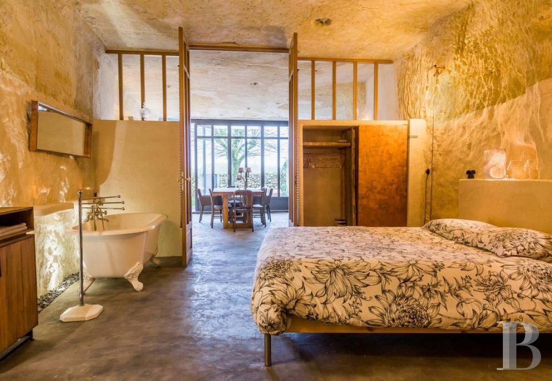 Dans le Val de Loire, face à Amboise,  une maison troglodytique tout en confort et lumière - photo  n°30
