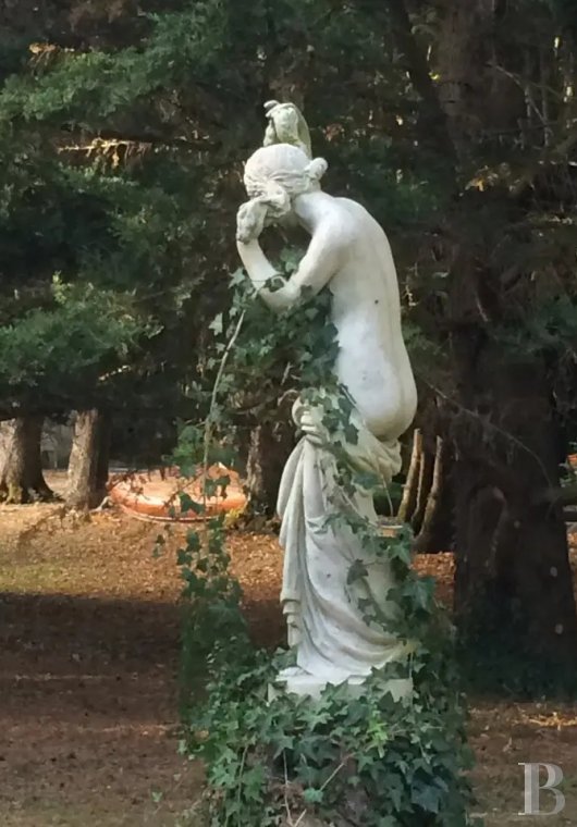 Au sud d’Auxerre, au bord de l’Yonne, un domaine du 18e s.  ouvert à toutes les villégiatures - photo  n°22