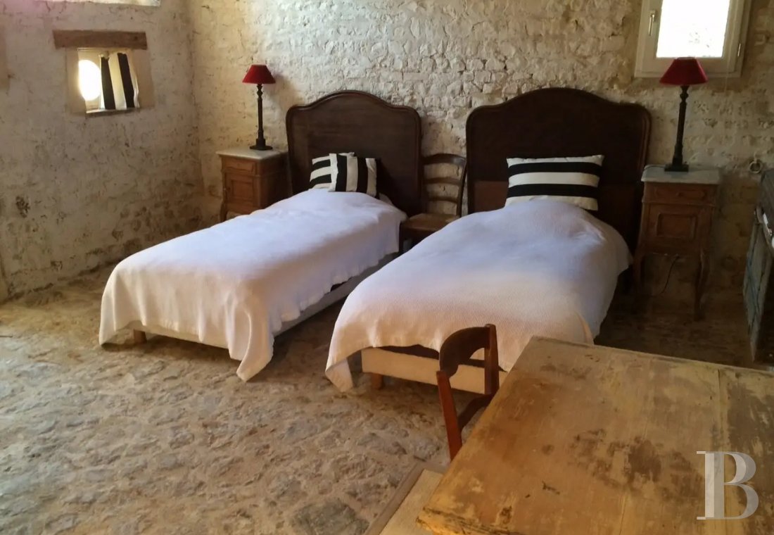 Au sud d’Auxerre, au bord de l’Yonne, un domaine du 18e s.  ouvert à toutes les villégiatures - photo  n°36