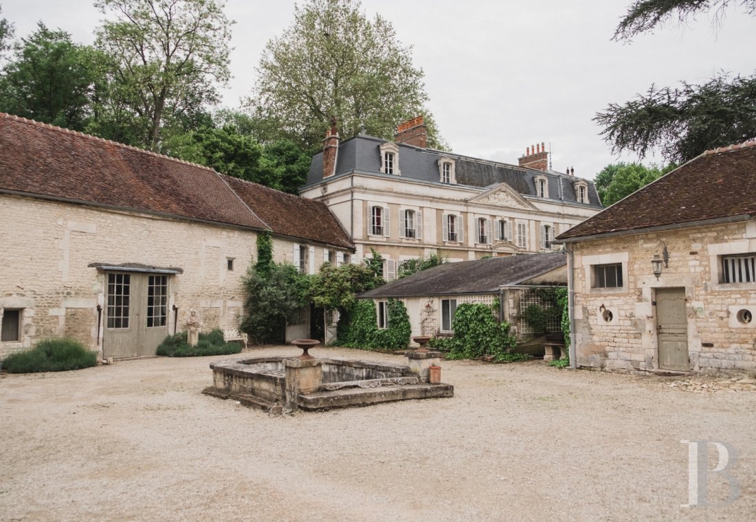 Au sud d’Auxerre, au bord de l’Yonne, un domaine du 18e s.  ouvert à toutes les villégiatures - photo  n°27
