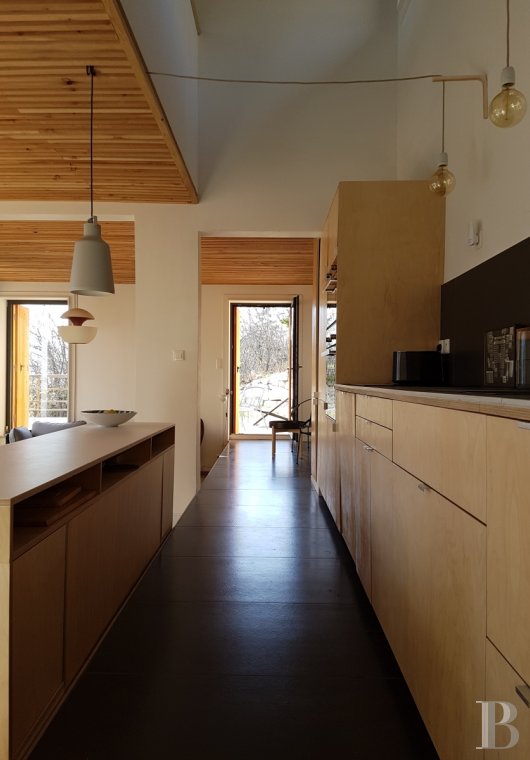 Au sud-ouest de Briançon,  un chalet contemporain dominant la vallée de la Durance - photo  n°6